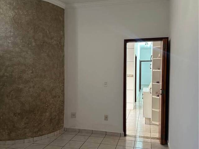 Casa para Venda em Ribeirão Preto - 3