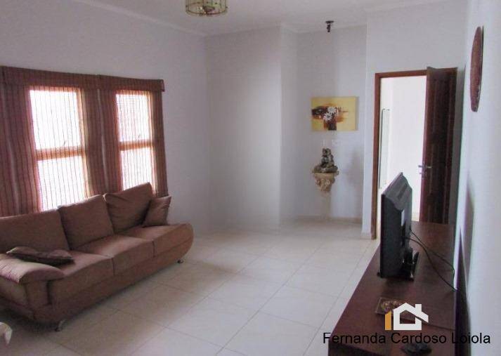 Casa, 3 quartos, 165 m² - Foto 1