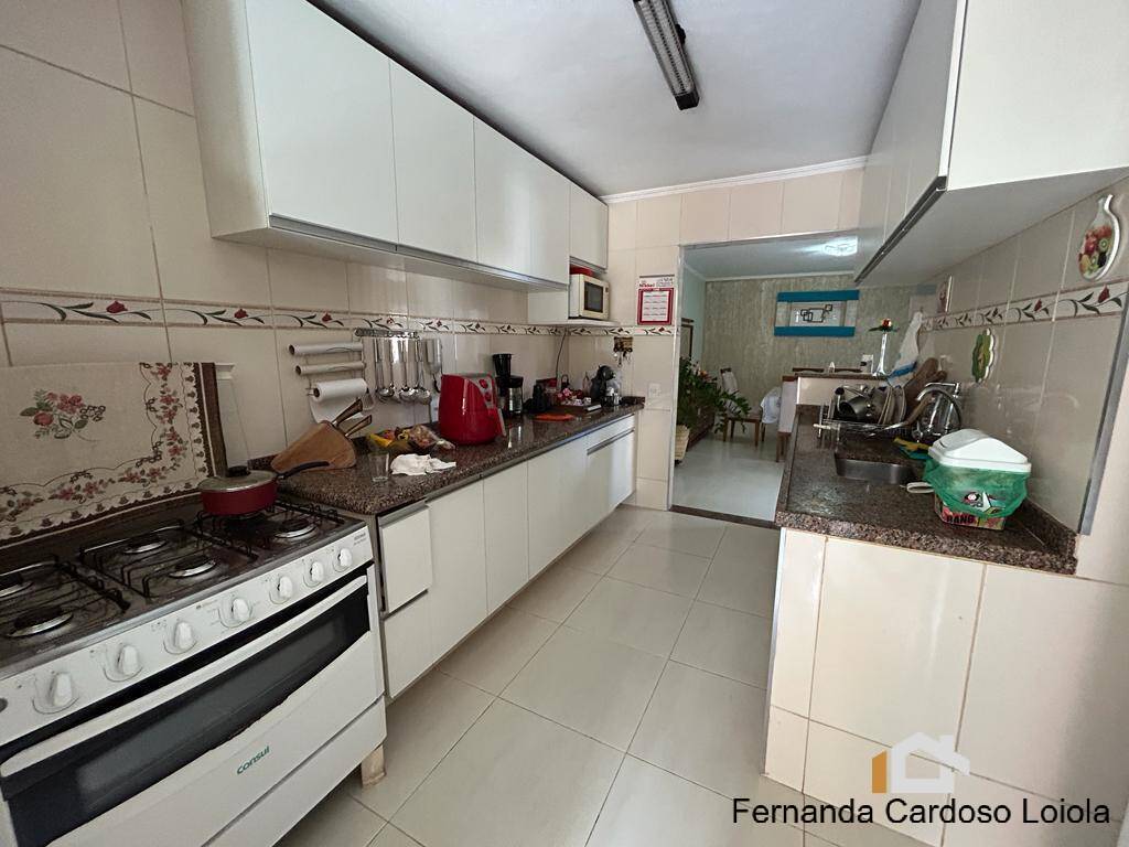 Casa, 4 quartos, 188 m² - Foto 1