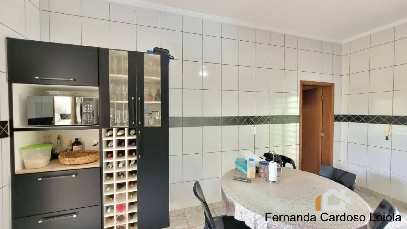 Casa, 3 quartos, 238 m² - Foto 3