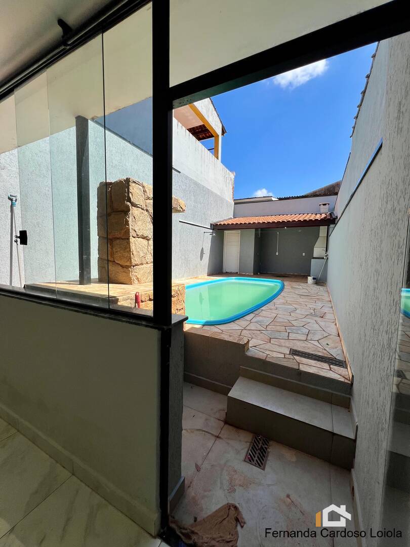 Casa, 3 quartos, 230 m² - Foto 2