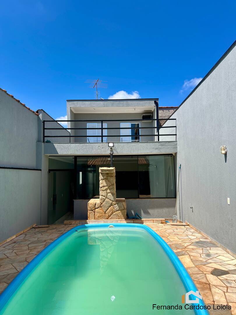 Casa, 3 quartos, 230 m² - Foto 1