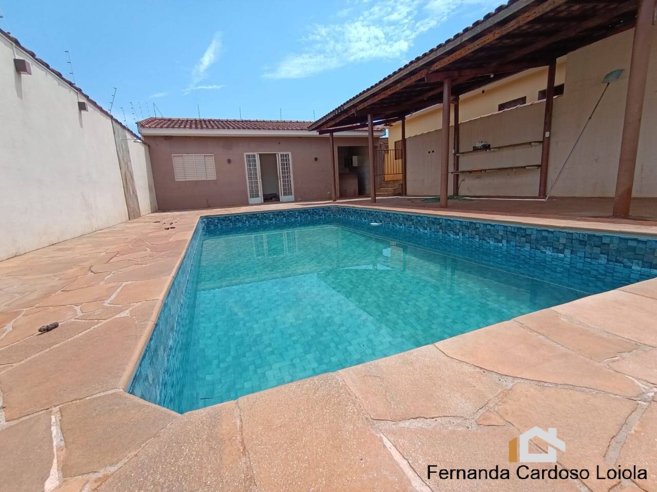 Casa, 3 quartos, 226 m² - Foto 1