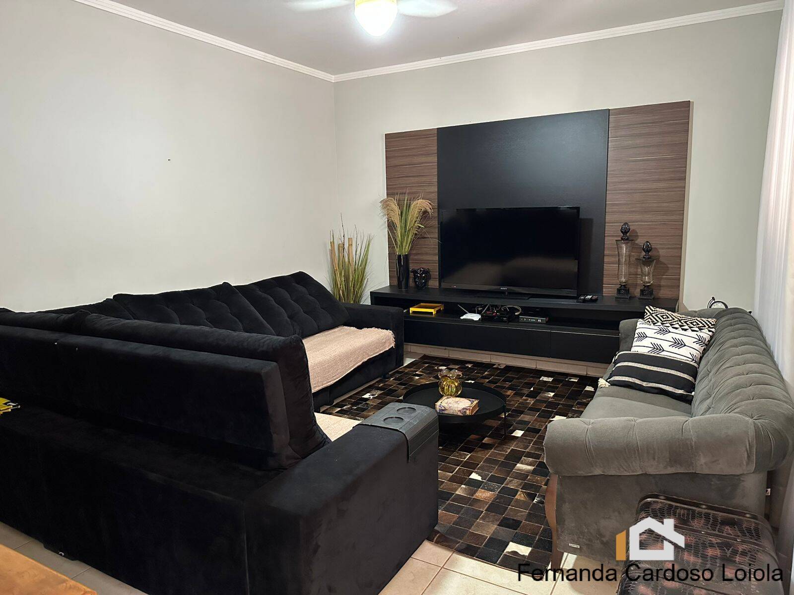 Casa, 3 quartos, 228 m² - Foto 1