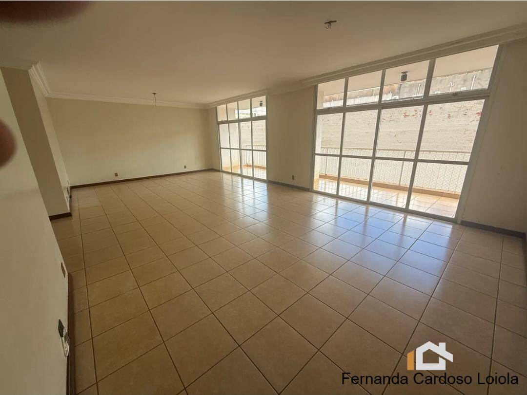 Apartamento, 3 quartos, 210 m² - Foto 1