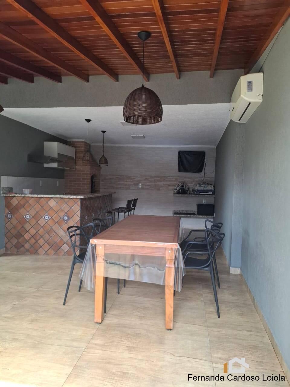 Casa, 6 quartos, 295 m² - Foto 1