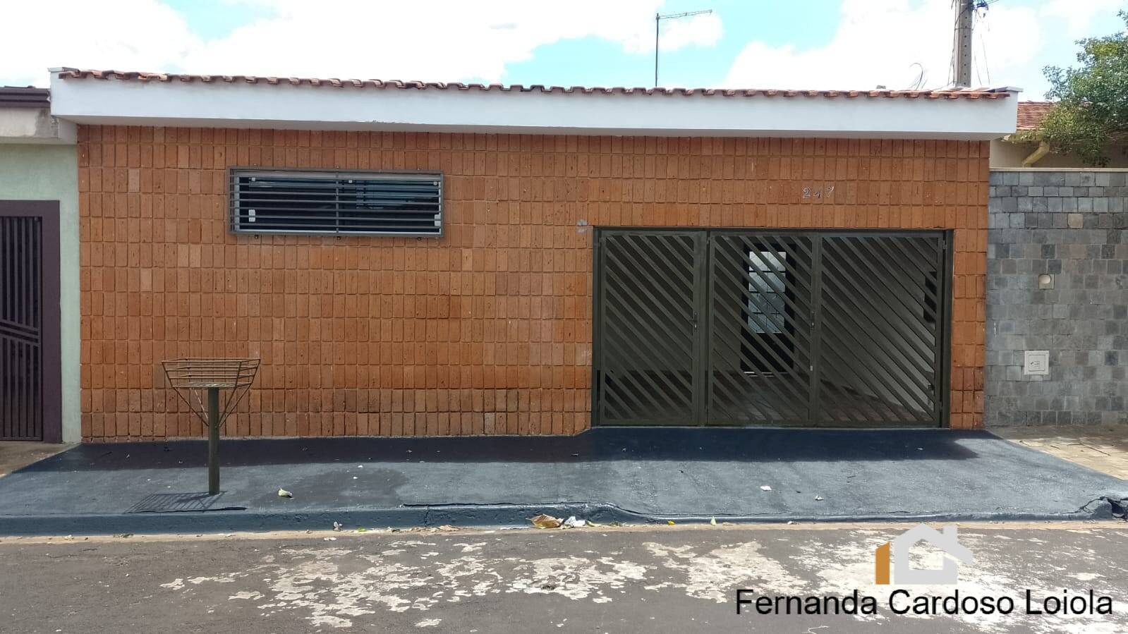 Casa, 4 quartos, 162 m² - Foto 1