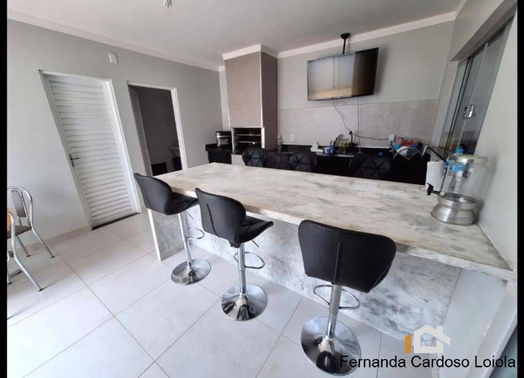 Casa, 3 quartos, 200 m² - Foto 1