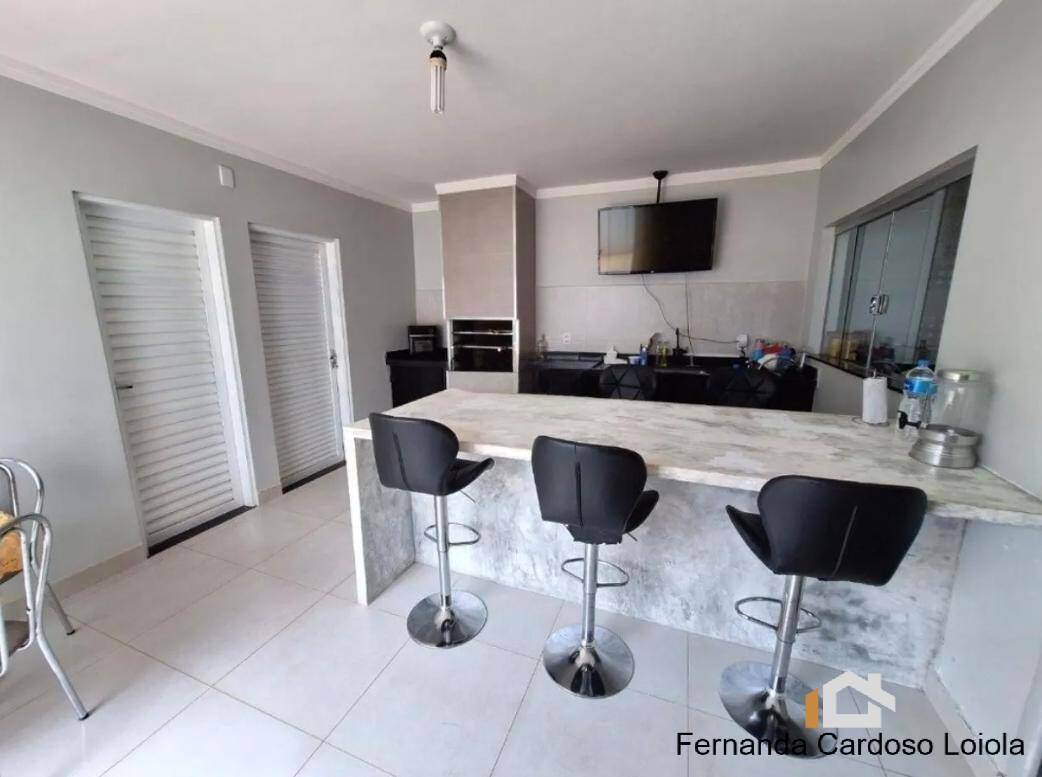 Casa, 3 quartos, 200 m² - Foto 2